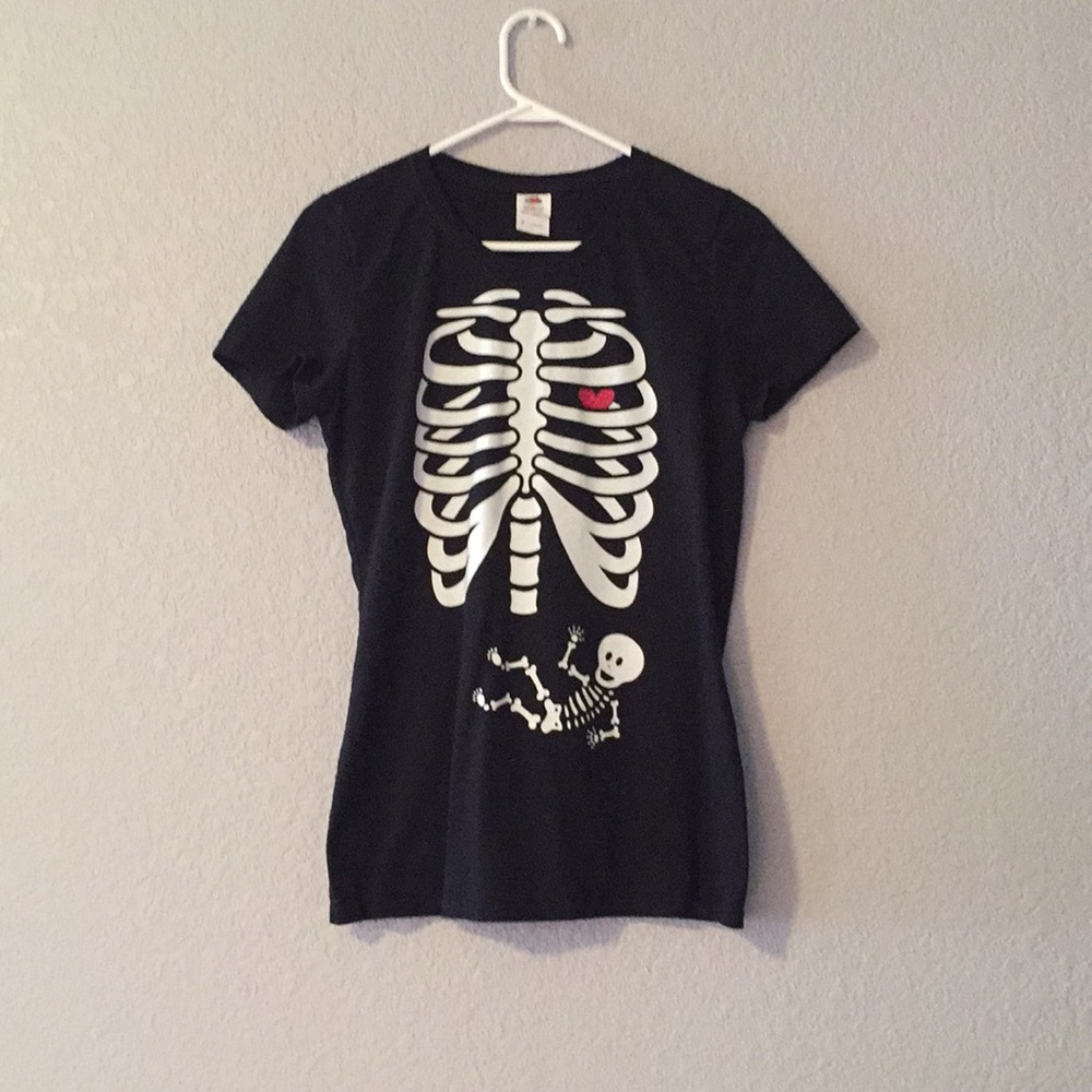 Pregnant skeleton shirt